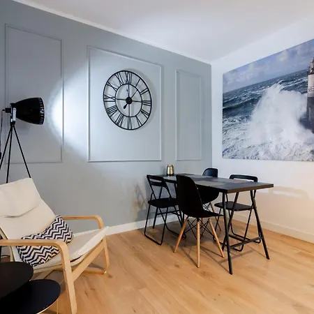 Lighthouse Apartment Nadmorze - 150 metrów od morza Apartamento Gdańsk